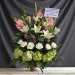 toma la imagen adjunta como base y genera pehwl4