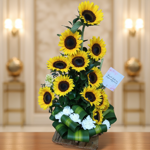 Arrangement with Sunna Sunflowers