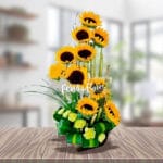 Arrangement with Sunna Sunflowers