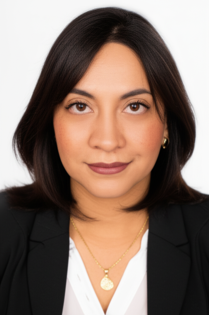 Marina Salvador - Diseñadora Floral en Floristería Pereira, especialista en composiciones tropicales del Eje Cafetero